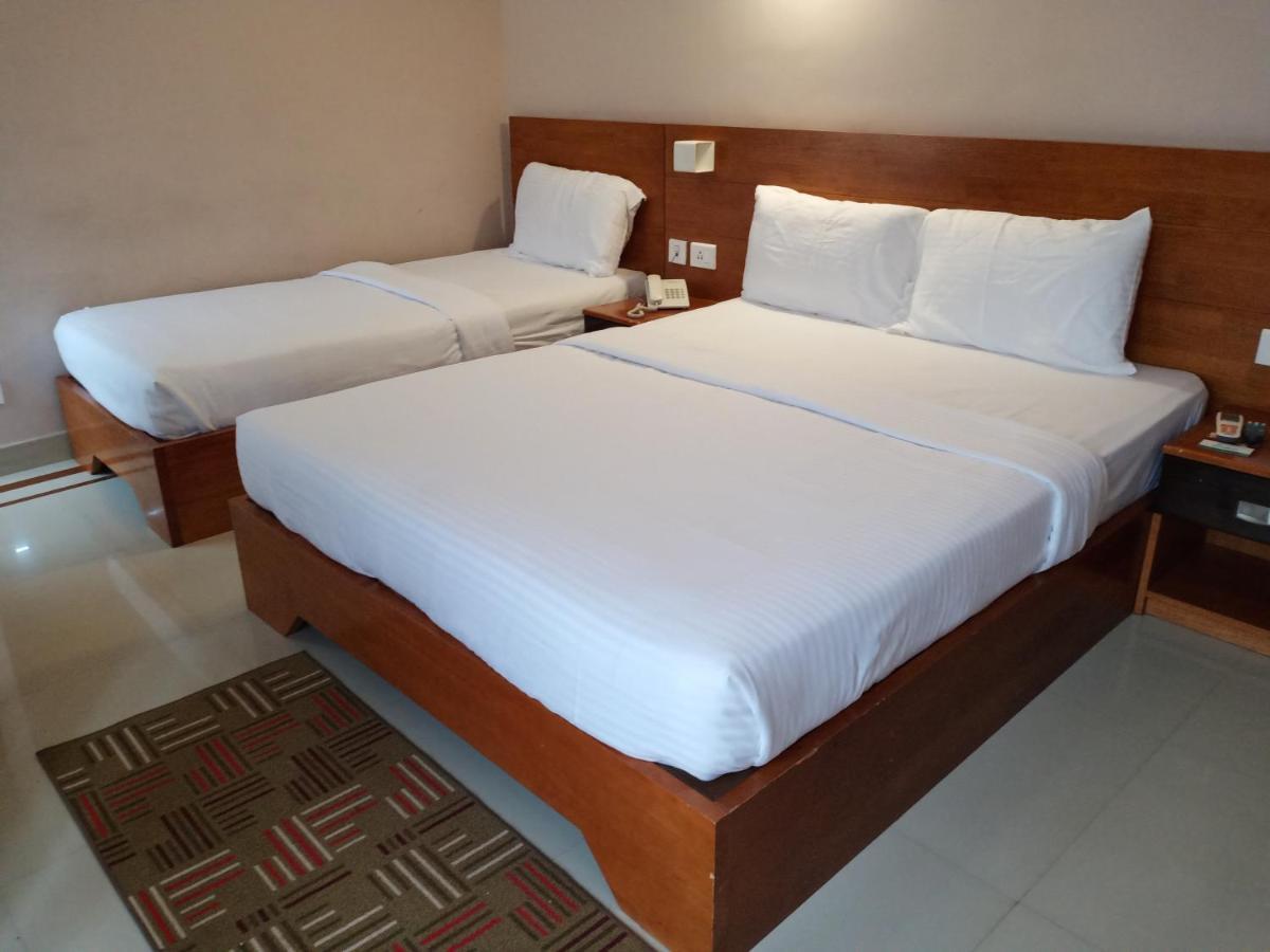 Devanganam Residency 호텔 Guruvāyūr 외부 사진